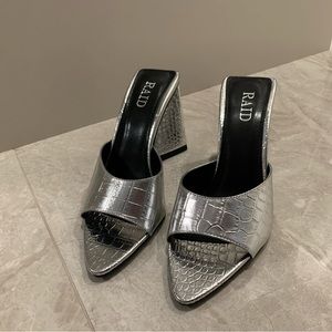 Raid Selena heel (brand new)